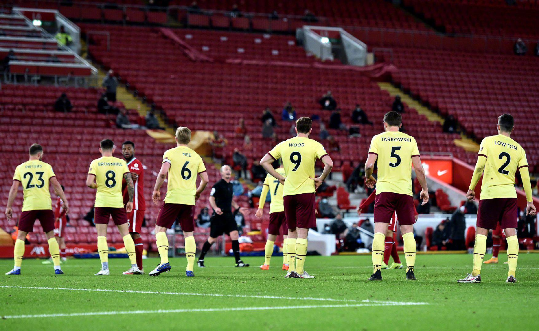 与全队的默 与全队的默